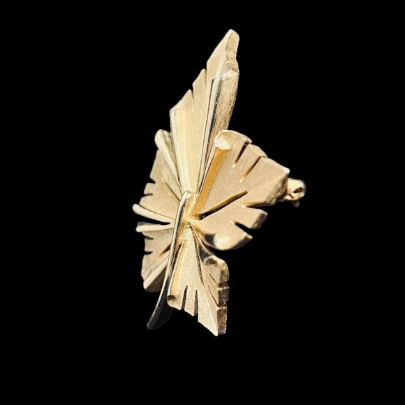 Vintage Crown Trifari Brushed Gold Tone Oak Leaf Brooch (5005) - Picture 3 of 5